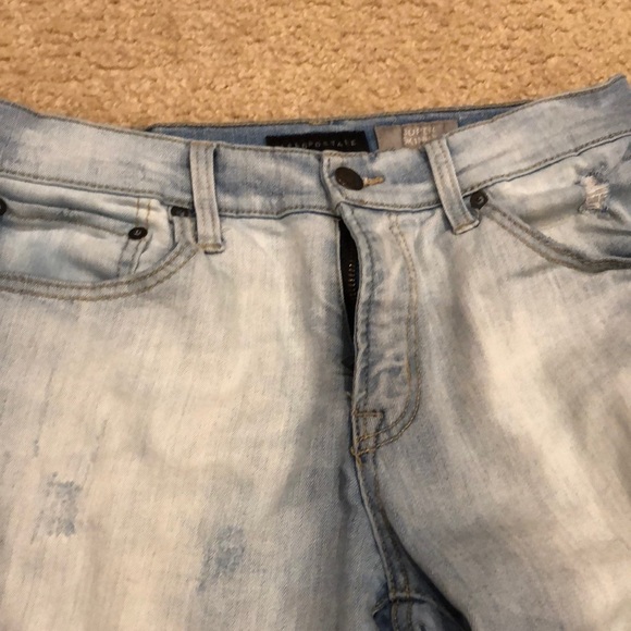 Aeropostale Distressed Jeans - Picture 2 of 3